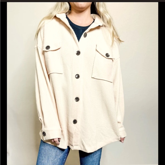 Time and Tru Tops - Button front shacket - cream ribbed button front hooded shirt/jacket NWT